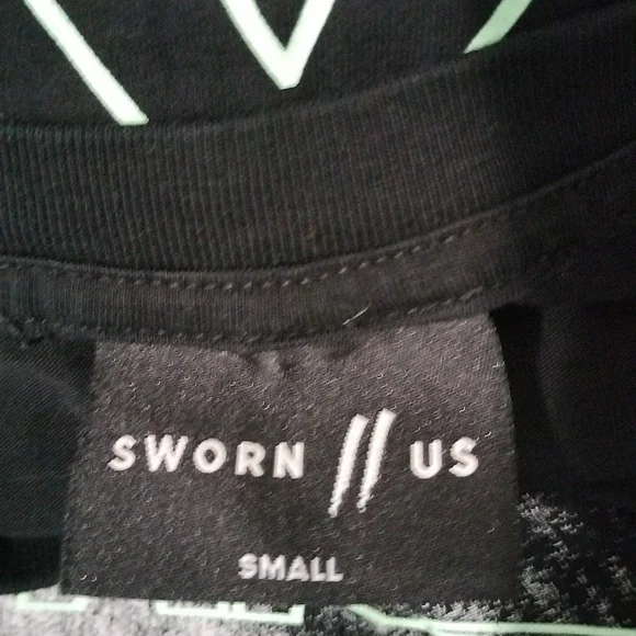 Sworn2Us Inspired the Uninspired tee shirt size S